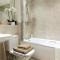 Elegant Double Room with private bathroom in Central Reading