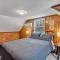 Log Cabin and Guest House Sleeps 18 2 Game Rooms