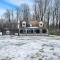 Log Cabin and Guest House Sleeps 18 2 Game Rooms