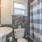 Paradise Oasis with Heated Pool 8 mins from the Beach!