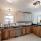 Beautifully Restored Home by OSU w/2 King 1 QN