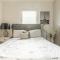 Gorgeous DTLA w/ View + Hot Tub!
