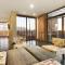 Manhattan 1003 by Host Agents