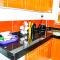 Roma Stays - Prestigious Lifestyle 2 bedroom all ensuite Opp Garden City Mall