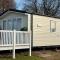 Impeccable 3-Bed Caravan in Clacton-on-Sea - Clacton-on-Sea