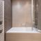 Upscale apartment in prime location near all sights - Praha