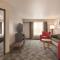Country Inn & Suites by Radisson, Pella, IA