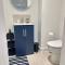 Spacious and Stylish Flat in Trowbridge, Wiltshire - 特罗布里奇
