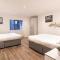 Spacious Modern Retreat Sleeps 11 Liverpool City