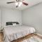 Updated Charlotte Home with Yard about 3 Mi to Uptown! - Шарлотт