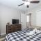 Lux Modern Getaway with ATT Stadium Views and King Bed