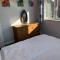 Three double bedrooms detached house, 5 minutes walk to the beach and with private parking, perfect for a family! - Sandown