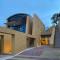 Beachfront Ravdoucha Epavlis Eleni Villa - Pool, Hot Tub, Gym, Sauna, Private Parking, WiFi