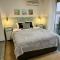 Private terrace 1BR apt - 4min walk to the beach
