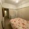 2 Bed House in Barrow Hill Sleeps 4 - Hollingwood
