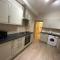2 Bed House in Barrow Hill Sleeps 4 - Hollingwood