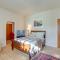 Downtown Oakland Studio, 6 Mi to Toll Plaza Beach!