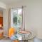 Downtown Oakland Studio, 6 Mi to Toll Plaza Beach!