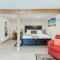 Adorable Studio Apartment near Lake Hollingworth
