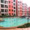Condo Azur Suites B207 near Airport, Netflix, Stylish, Cozy with swimming pool