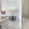 Lagoon Beach 302A