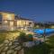 Villa Silvia for 10 people with infinity pool and large playground - Babići