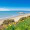 BOURNECOAST: FLAT with SEA VIEW on CLIFFTOP-FM1534