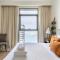 Sea-Front Unique Retreat With Balcony in Marina - Dubaj