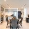Sea-Front Unique Retreat With Balcony in Marina - Dubaj