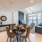 Sea-Front Unique Retreat With Balcony in Marina - Dubaj