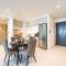 Sea-Front Unique Retreat With Balcony in Marina - Dubaj