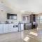 Commander Hotel & Suites