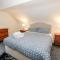 11 Glyn Garth Mews