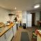 Comfortable Home away from Home, Self Catering Flat, town centre, free parking