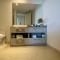 AMAZING VIEWS IN A DREAM APARTMENT By rent4us - 好莱坞