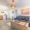 Midtown Modern - Stylish 2BR Lodging in Reno