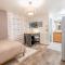 Modern Haven: Chic Studio Getaway