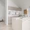 4 Bedroom Cozy Home In Hadsund