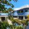 No5 Boutique Art Hotel by Mantis