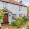 Hollyhedge Cottage - Briston