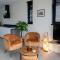 8 persons waterfront Villa