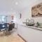 Alder House Serviced Apartment Maidenhead by 360stays