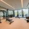 Luxe 1-Bedroom Elegance in Palace Residences - Dubaj