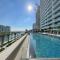 Luxe 1-Bedroom Elegance in Palace Residences - Dubaj