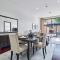 bnbmehomes Resort style living with Beach access - 迪拜