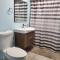 Chic 3 Bedroom Unit, Few Steps To The Ocean, Barbosa Unit 4 - Catano