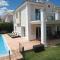 Detached Villa 4 bed Duquesa with Private infinity pool close to port and beach