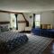 Chatham Family retreat:Tennis,water views&access!