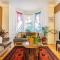 Holyrood Park: Lush & Arty 2 Double Bed Flat - Edinburgh