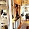 Holyrood Park: Lush & Arty 2 Double Bed Flat - 爱丁堡